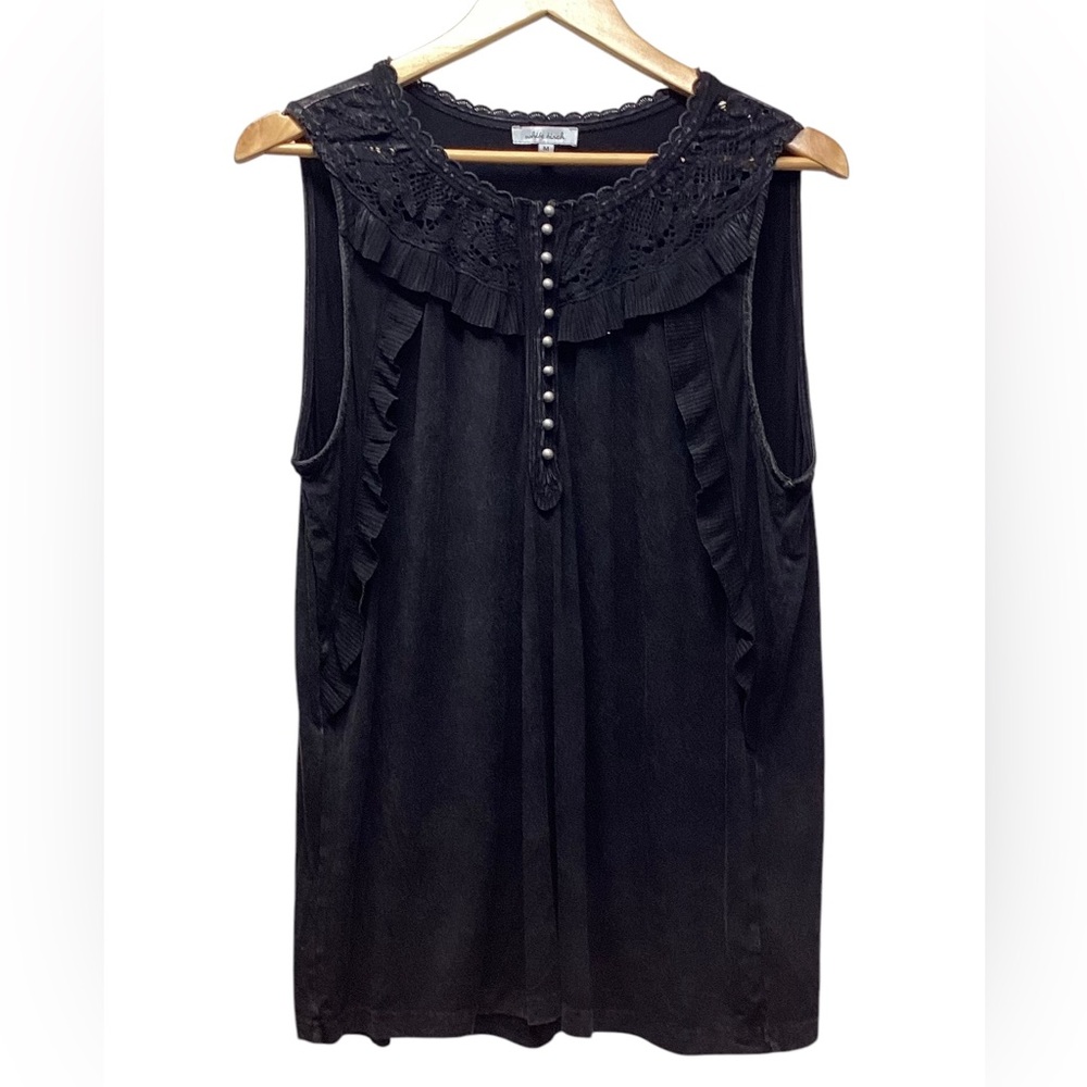 White birch Black Acid Wash Lace And Ruffle sleeveless Blouse Size Medium